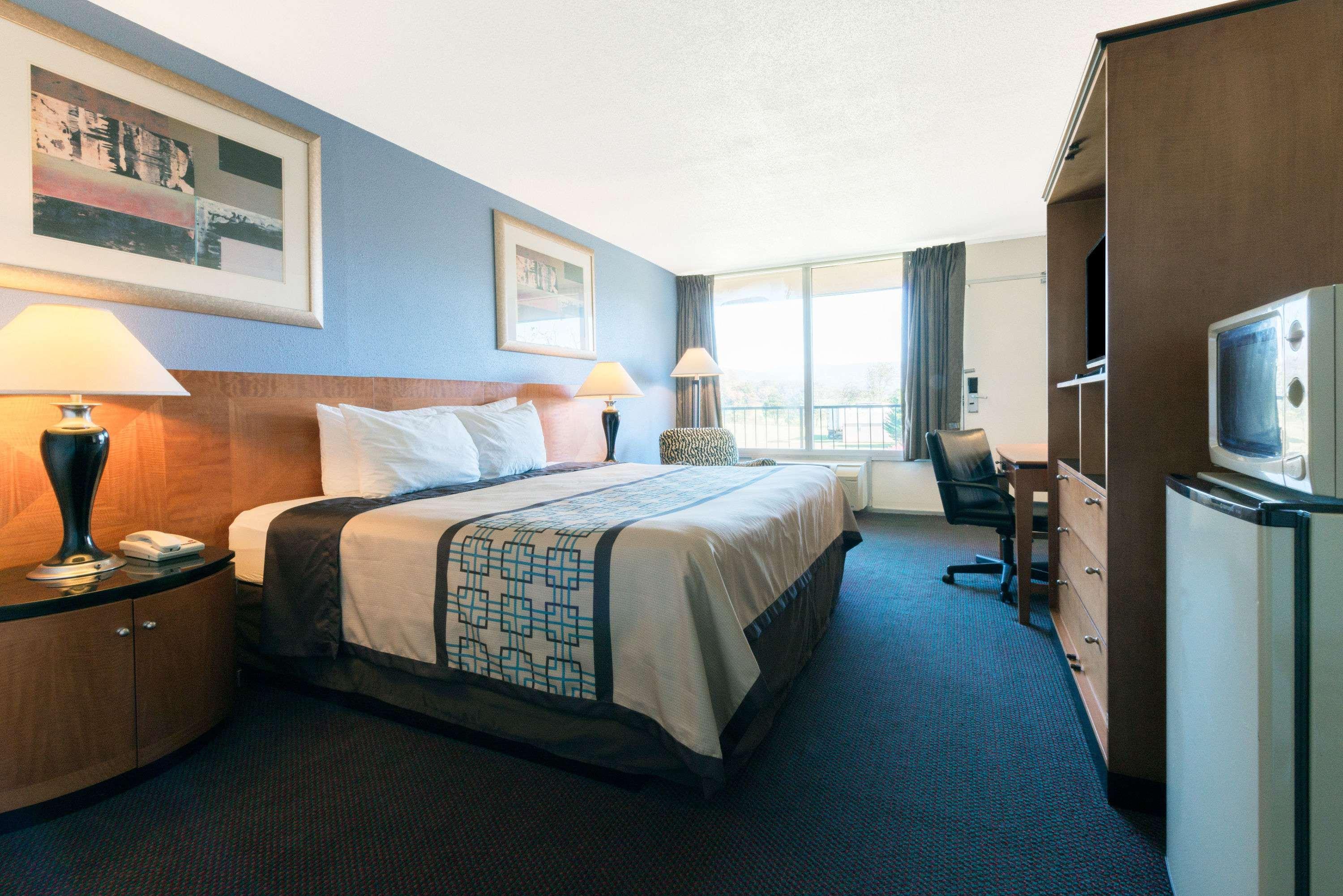 Days Inn By Wyndham Luray Shenandoah Екстер'єр фото