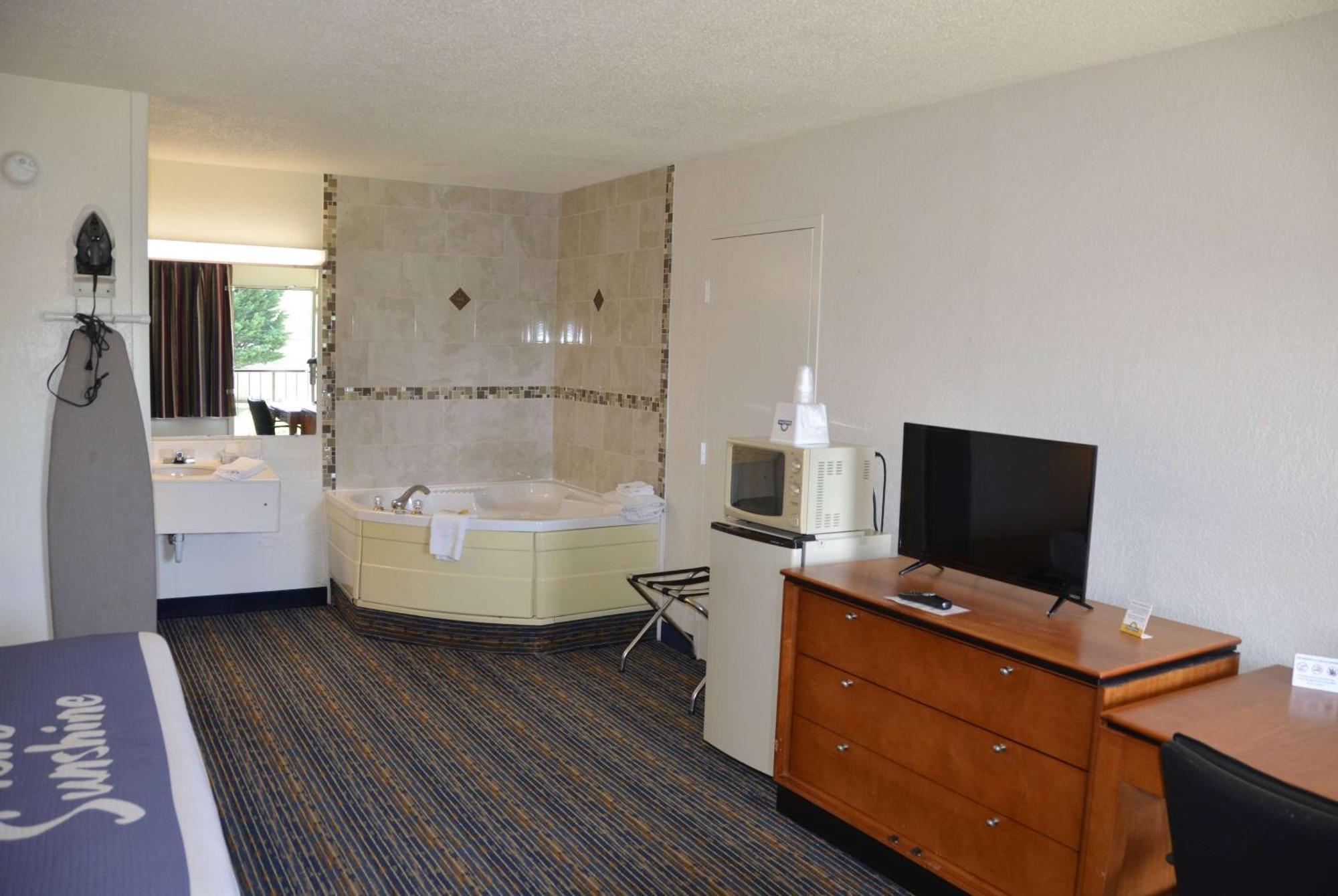 Days Inn By Wyndham Luray Shenandoah Екстер'єр фото