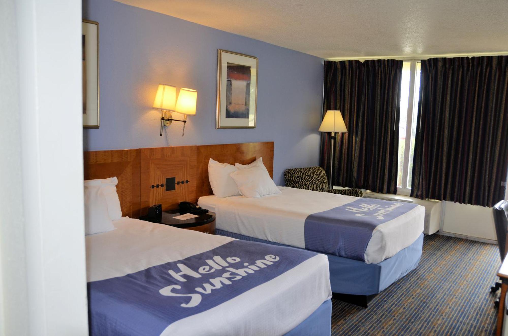 Days Inn By Wyndham Luray Shenandoah Екстер'єр фото